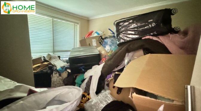 Before the Eviction Notice: Signs It’s Time to Get Decluttering Help for Your Client