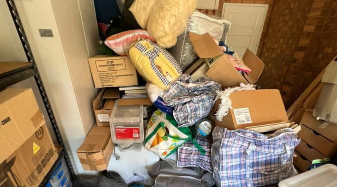 clutter and behaviour